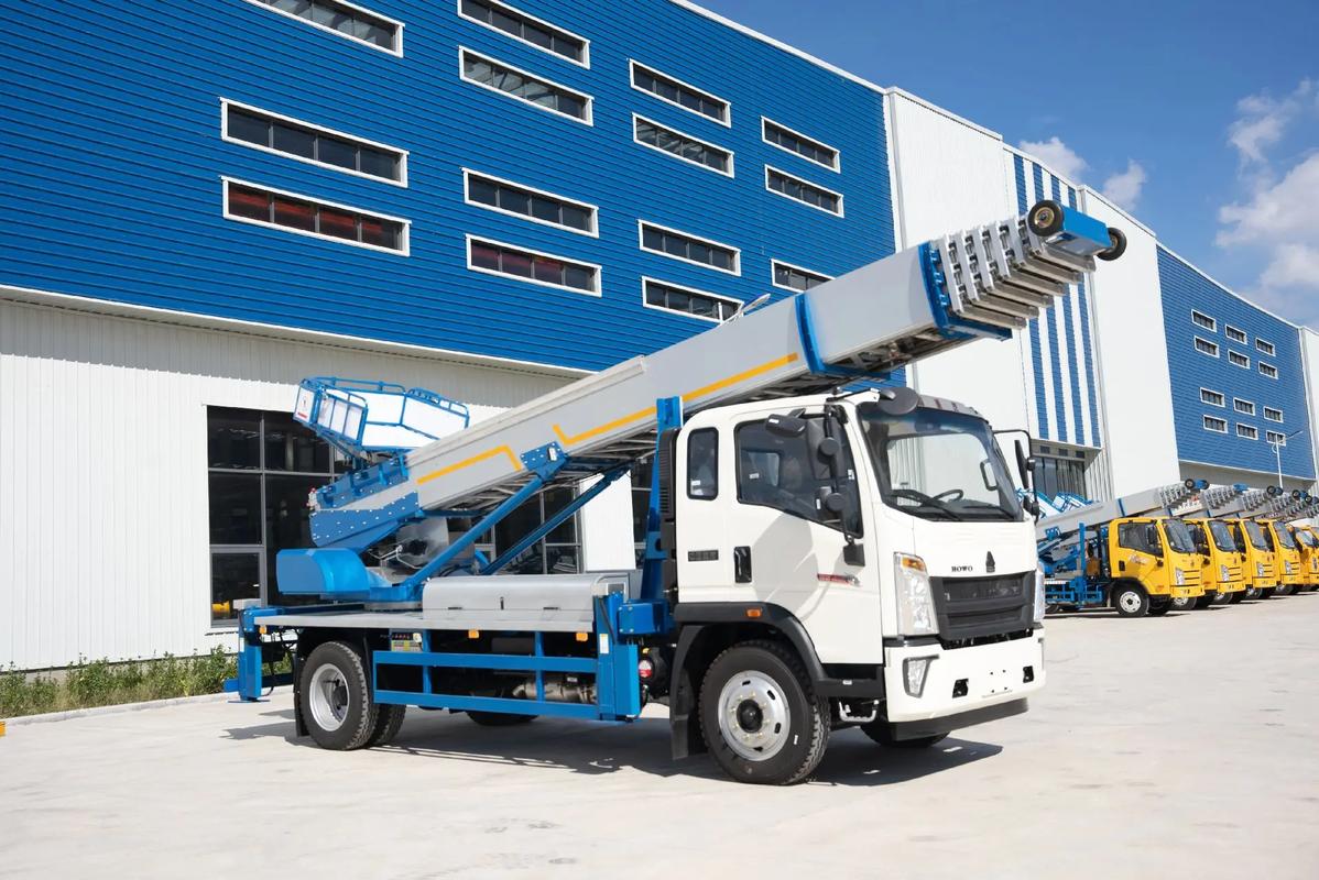 武昌出租云梯车高空作业车 建筑垃圾搬运